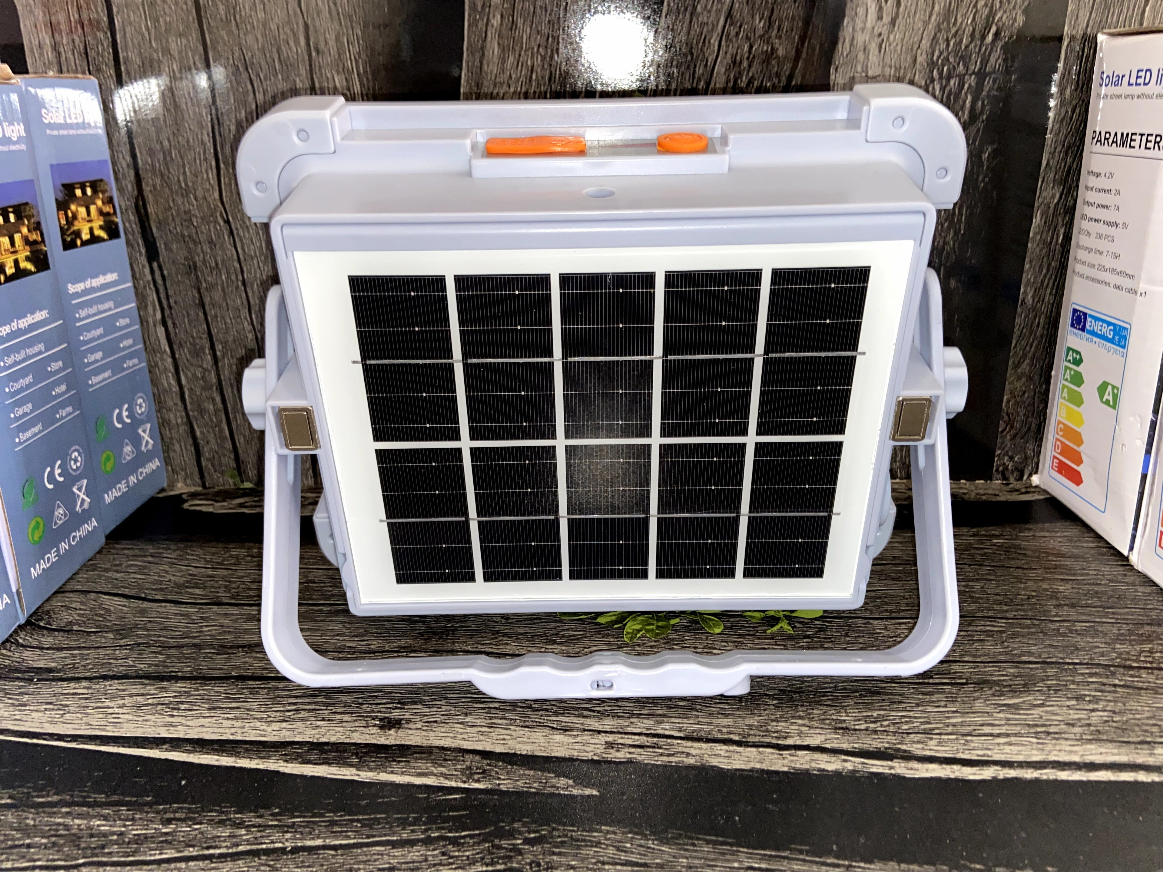 🔆 600W Solar LED Light with 15000mAh Power Bank